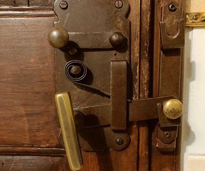 Antica Sosta - Il chiavistello della porta